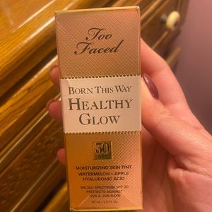 Too Faced Healthy Glow foundation